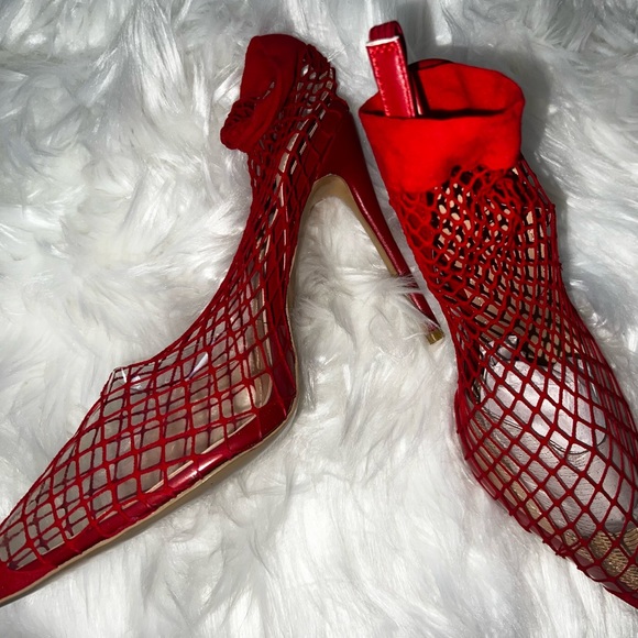 Fishnet Sexy Heels - Picture 2 of 3